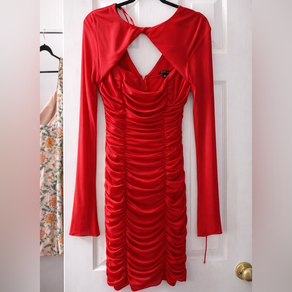 Sleek Red Ruched Long-Sleeve Dress